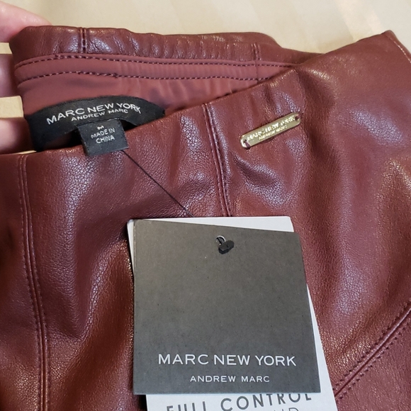 Andrew Marc, leather like, waste control, burgandy - Picture 2 of 14